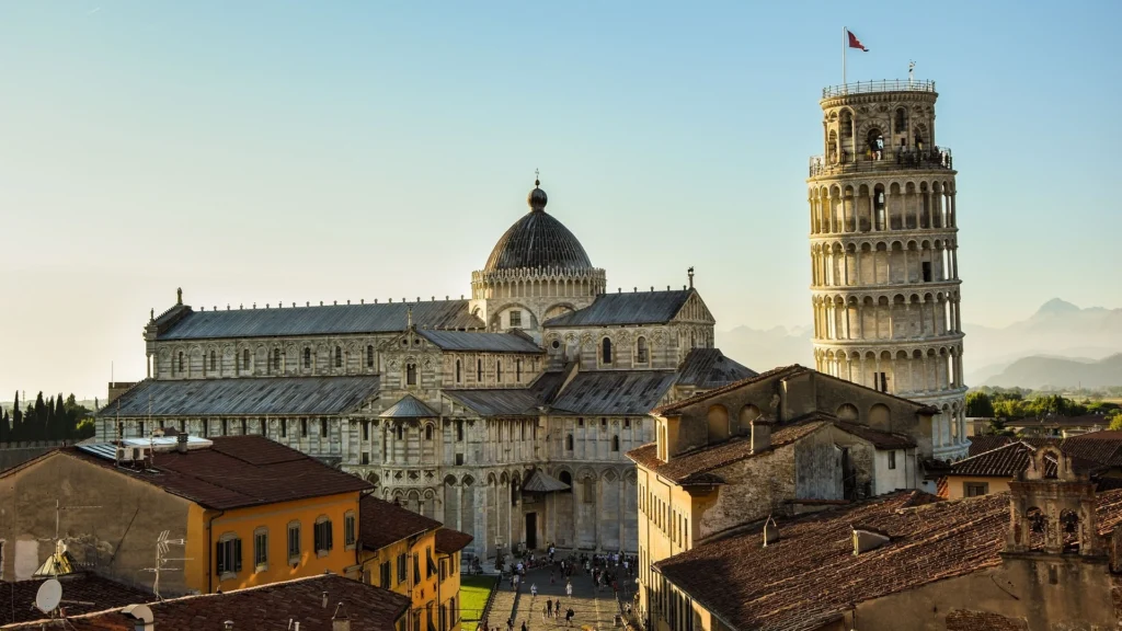 pisa-4420684_1920 (1)