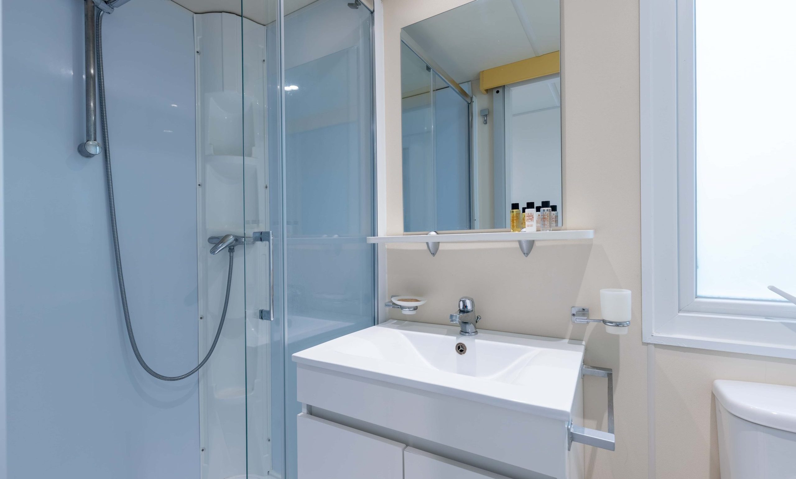 Casa_Mobile_bagno2-scaled-e1729753022620
